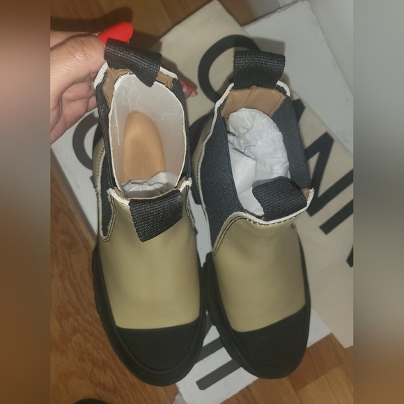 NEW GANNI CLEATED LOW CHELSEA BOOTS SIZE 37 - Picture 7 of 10